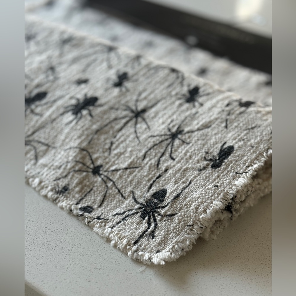 Spiders 🕷️ Table Runner - Picture 10 of 13